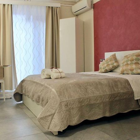 Triscele Glamour Rooms Palermo Bagian luar foto